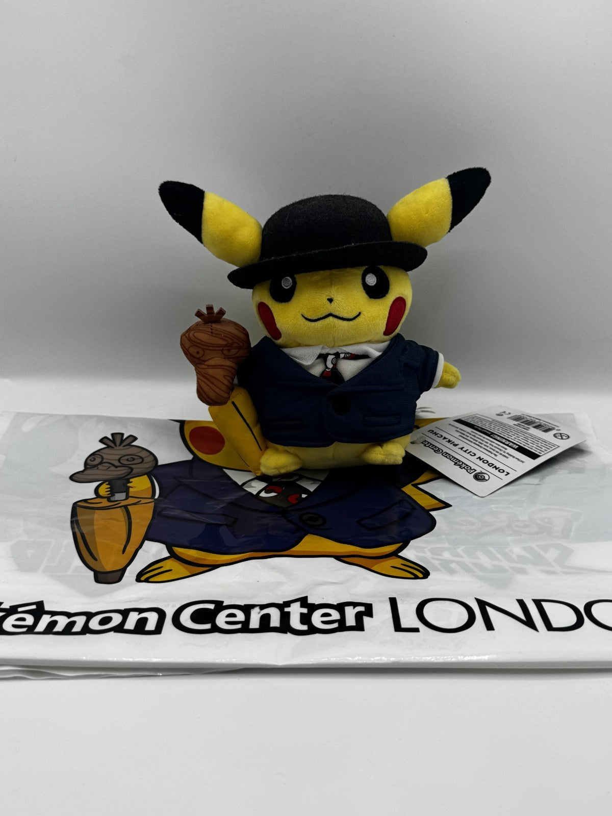 Pikachu Peluche Pokemon Center Exlusive UK - New - Nuovo con etichetta